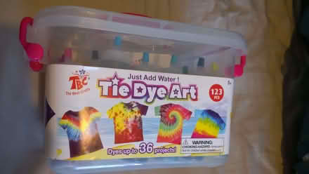 Photo of free tie dye art box set (Highbridge TA9) #2