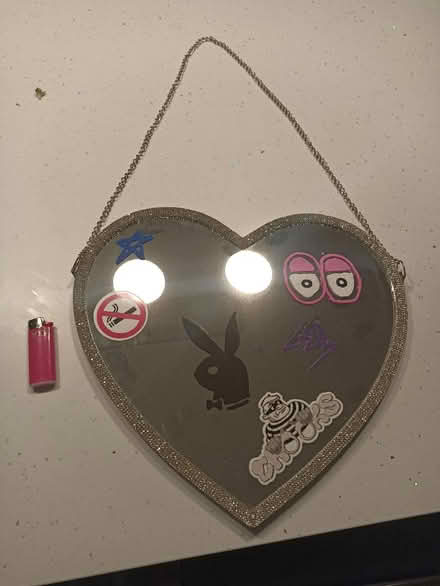 Photo of free Medium heart-shaped mirror (Richmond upon Thames TW10) #1