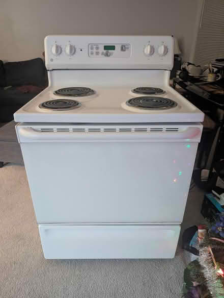 Photo of free Range & hood (Vineyard Heights) #1