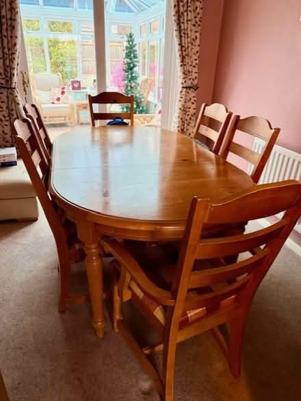 Photo of free Dining Table & Six Chairs (ch46 6jh) #1