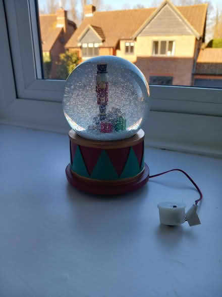 Photo of free Musical Snow globe (BN7) #2