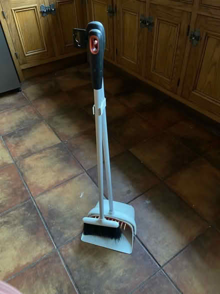 Photo of free Long-handled dustpan & brush (BT10) #1