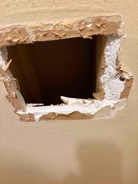 Photo of Material to patch fill hole (L5L 5P5) #1