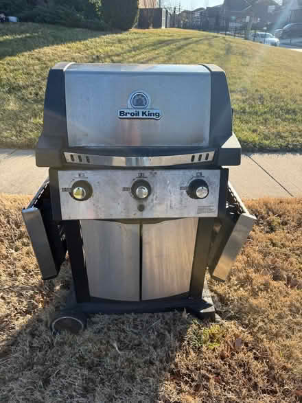 Photo of free Broil King Grill (Thompsons Station TN) #1