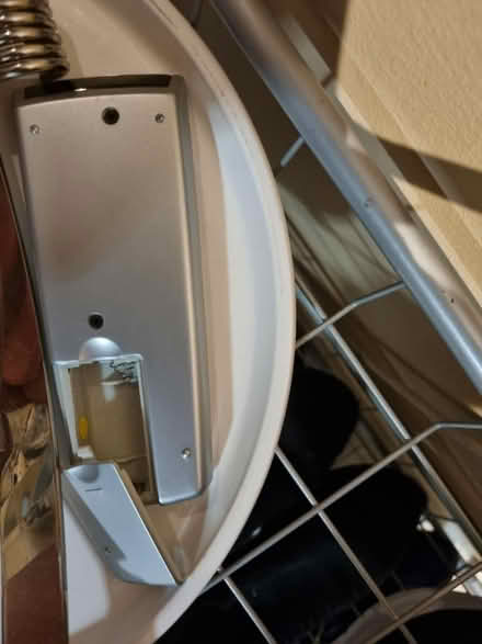 Photo of free Remote new (SE20) #2