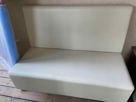 Photo of free seats and table (Coleridge Ward CB1) #2