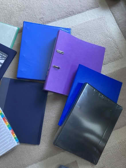 Photo of free Four folders 3 presentation folders (CM12) #3