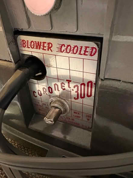 Photo of free Vintage working slide projector (Osseo (Main St and 6th St NE)) #3