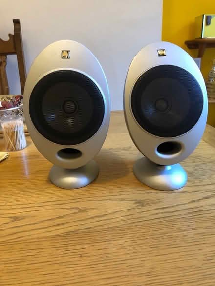 Photo of free 2 x KEF speakers (Westminster SW1P) #1