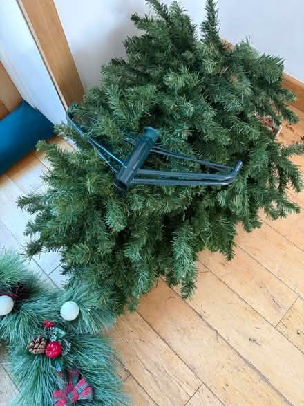 Photo of free Christmas Tree and wreath (UB7 9EF) #1