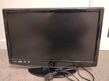 Photo of free TV with integrated DVD player (Stirling FK9) #1
