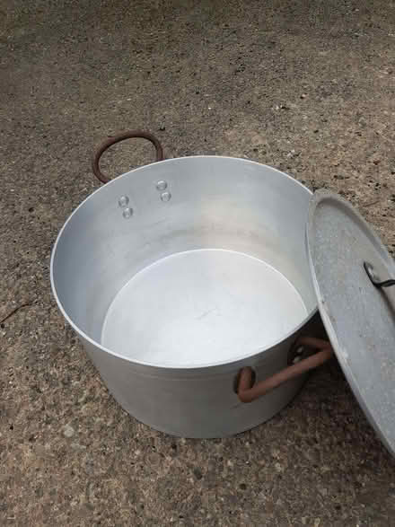 Photo of free Large, sturdy pan (Carleton FY6) #2