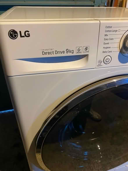 Photo of free LG 9kg Washing Machine for spares or repair (Wingates BL5) #4