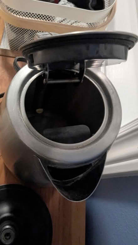 Photo of free Electric kettle Cuisinart (Vanier 32 Dunbarton court) #3