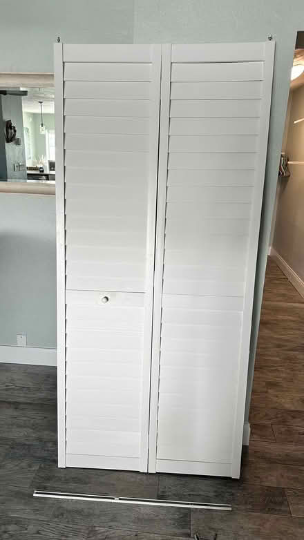 Photo of free Bifold door (Seminole) #1