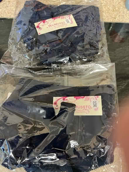 Photo of free 2 x Bras 36DD (Feltham) #3
