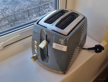 Photo of free Russell Hobbs 2-slice toaster (Pleasant Valley CB11) #1