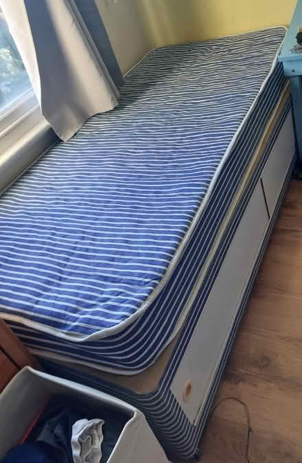 Photo of free Single bed with mattress (Clapham (SW4)) #1