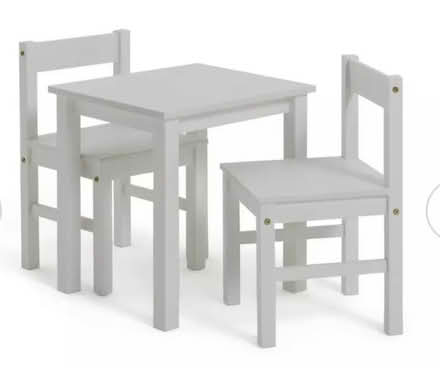 Photo of White children’s table (Orpington /sidcup) #1