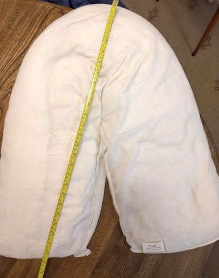 Photo of free V shaped pillow with 3 pillowcases (Lower Crumpsall M8) #3