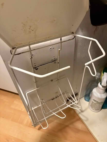 Photo of Under sink garbage (L5L 5P5) #2