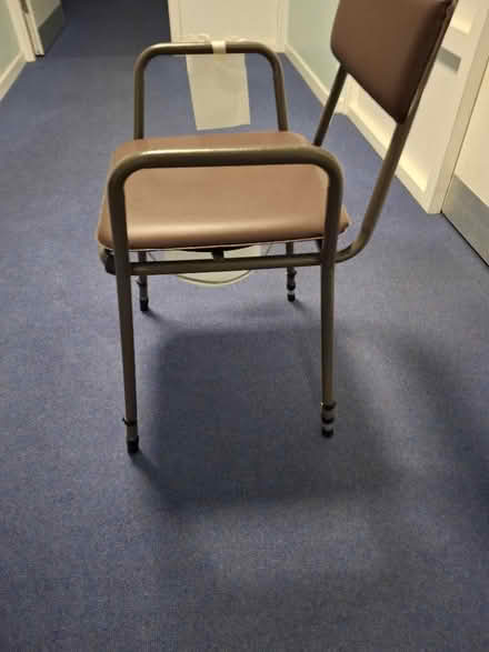 Photo of free Commode. Clean and serviceable. (Hampton Hill TW12) #1