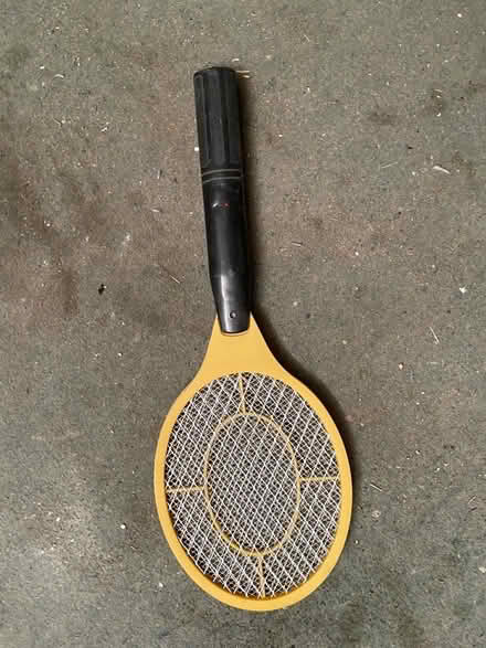 Photo of free Electrostatic fly swatter (Simonstone BB12) #1