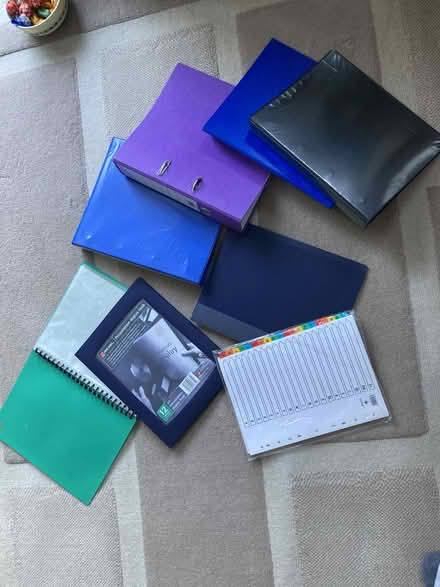 Photo of free Four folders 3 presentation folders (CM12) #1