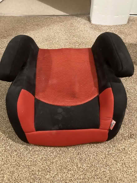 Photo of free Child car booster seat (North Kelvinside G20) #1