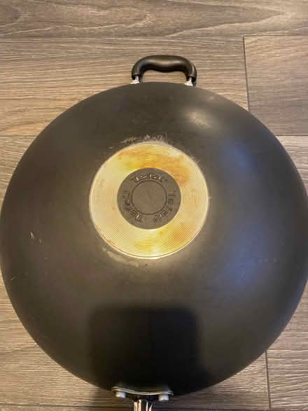 Photo of free 36cm Tefal Wok (Morley LS27 0FS) #3