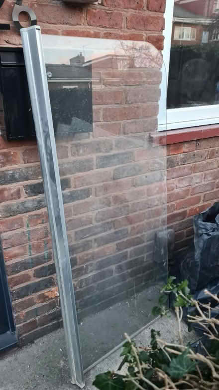 Photo of free Glass shower screen (London SE17) #1