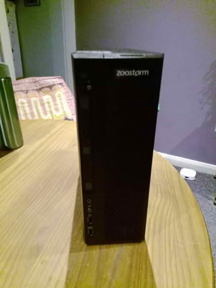 Photo of free Desktop Computer with Zorin Linux (Walton on the Hill L4) #1