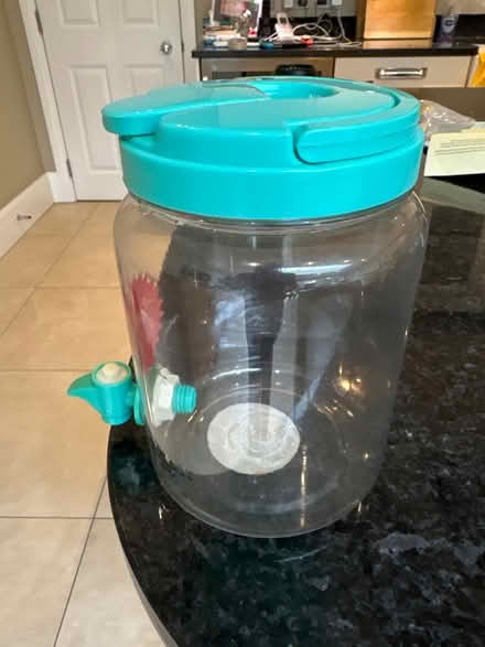 Photo of free 2ltr plastic drinks dispenser (Southfields SW19) #2