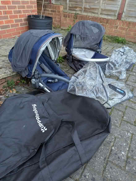 Photo of free Uppababy Vista 2015 Carrycot and Seat and basket (Chalfont St Peter SL9) #4