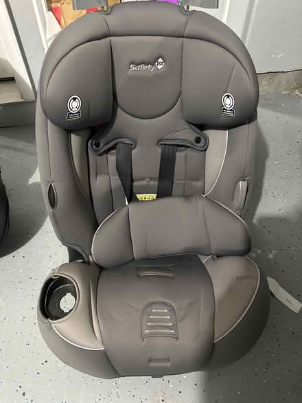 Photo of free Baby car seat (Ashland) #1