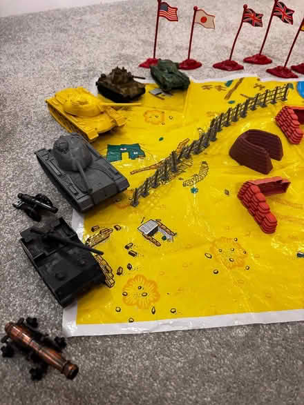 Photo of free Toy battle scene and vehicles (Ashford, Surrey TW15) #2
