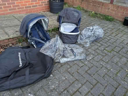 Photo of free Uppababy Vista 2015 Carrycot and Seat and basket (Chalfont St Peter SL9) #1