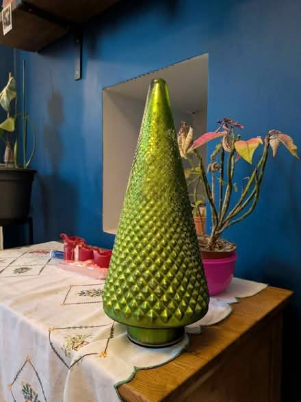 Photo of free Glass Christmas tree ornament (Heaton) #2