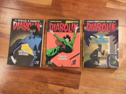 Photo of free Italian graphic novels (E14 9FE) #1