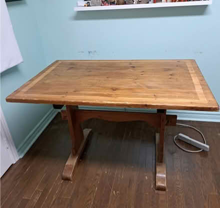 Photo of free table (Oakville, Ontario) #1