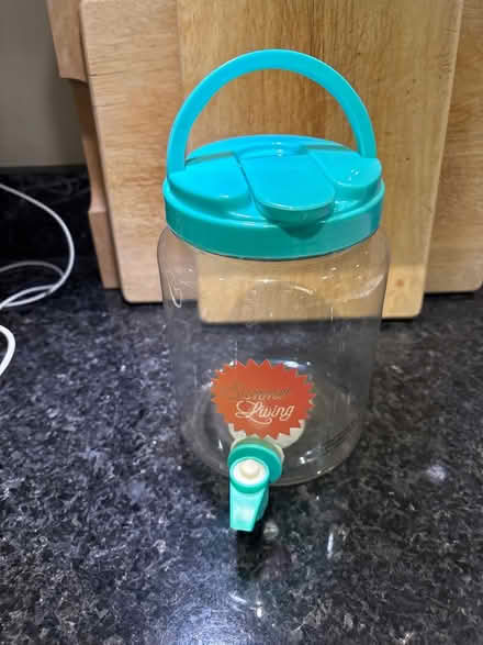 Photo of free 2ltr plastic drinks dispenser (Southfields SW19) #3