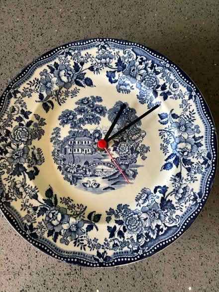 Photo of free ‘Delf’ china plate made into a clock (Hallatrow) #1