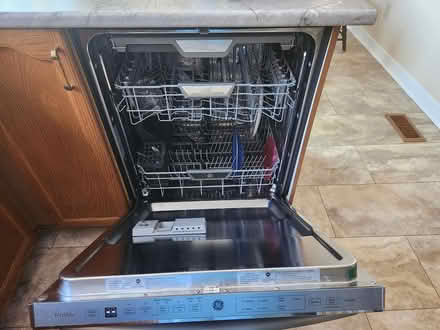 Photo of free GE Dishwasher 6 years old (Ottawa) #2