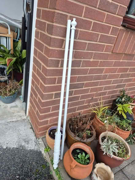 Photo of free Curtain pole (Sutton Hill TF7) #1