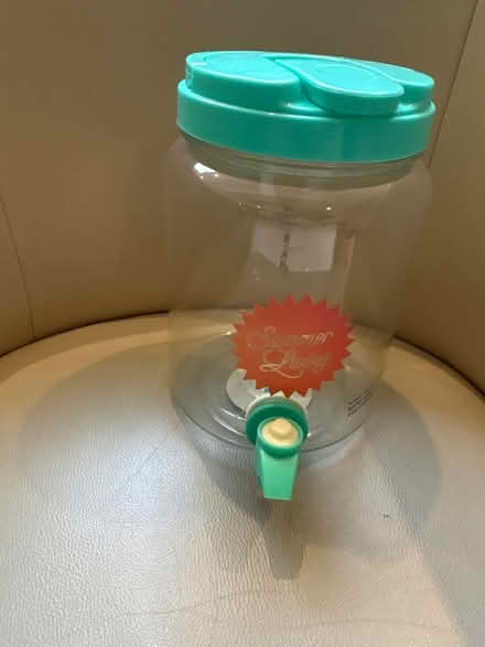 Photo of free 2ltr plastic drinks dispenser (Southfields SW19) #1