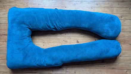 Photo of free Nuliie Pregnancy Pillow (Pollokshields G41) #1