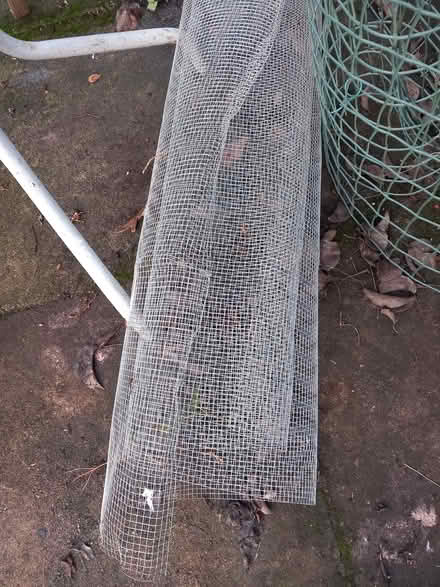 Photo of free galvanised weld mesh (Bare LA4) #1