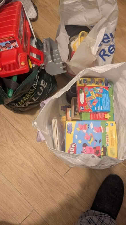 Photo of free toys and games (Cr3 5jf) #1