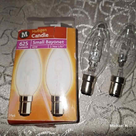 Photo of free Assorted lightbulbs (Conniburrow MK14) #1