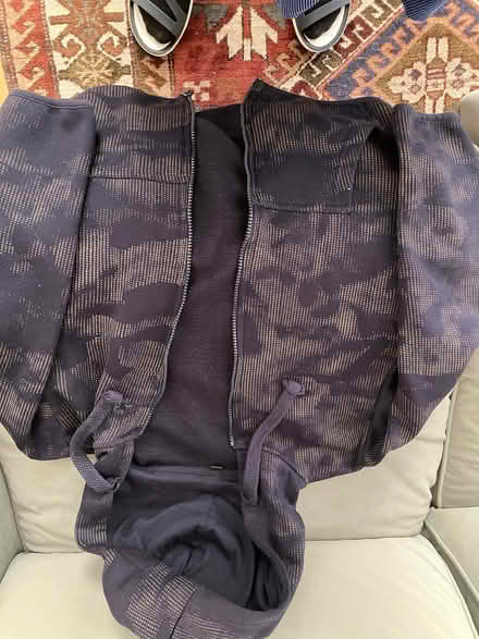 Photo of free Kids hoodie (Stroud GL5) #1